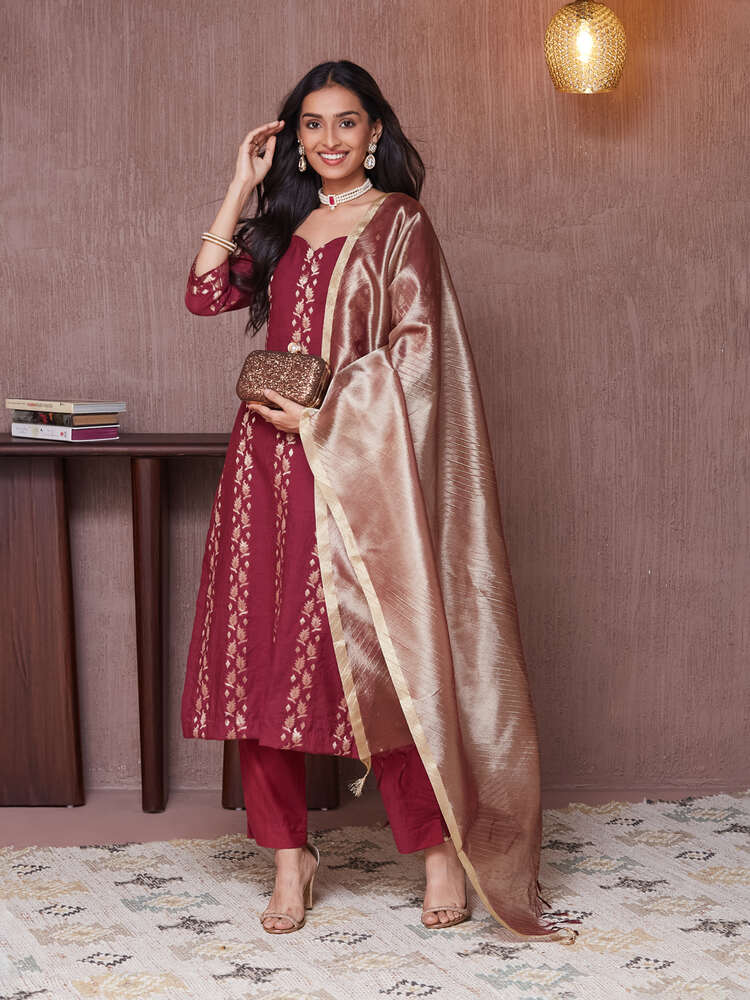 Noora Unstitched Suit Set