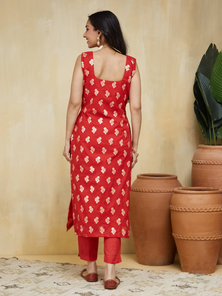 EOSS Sanai Stitched Suit