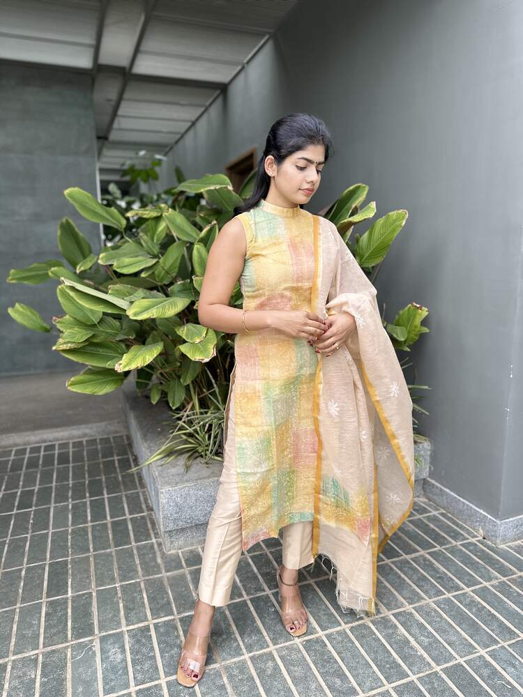 నేత్రా బెస్ట్ సెల్లర్ సూట్