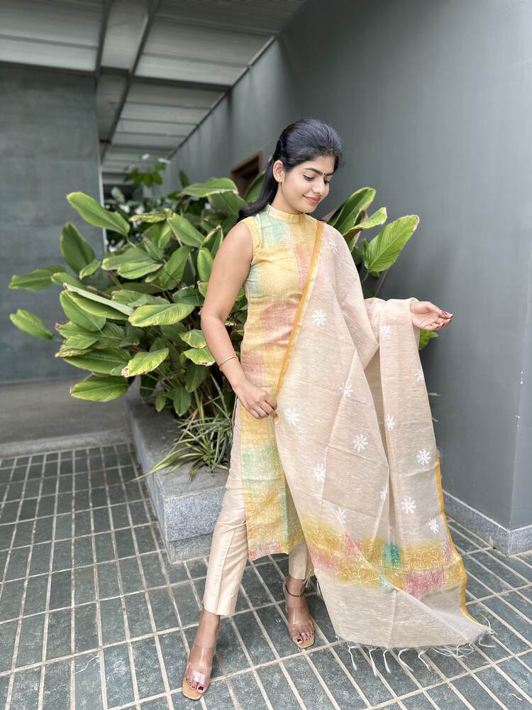 నేత్రా బెస్ట్ సెల్లర్ సూట్