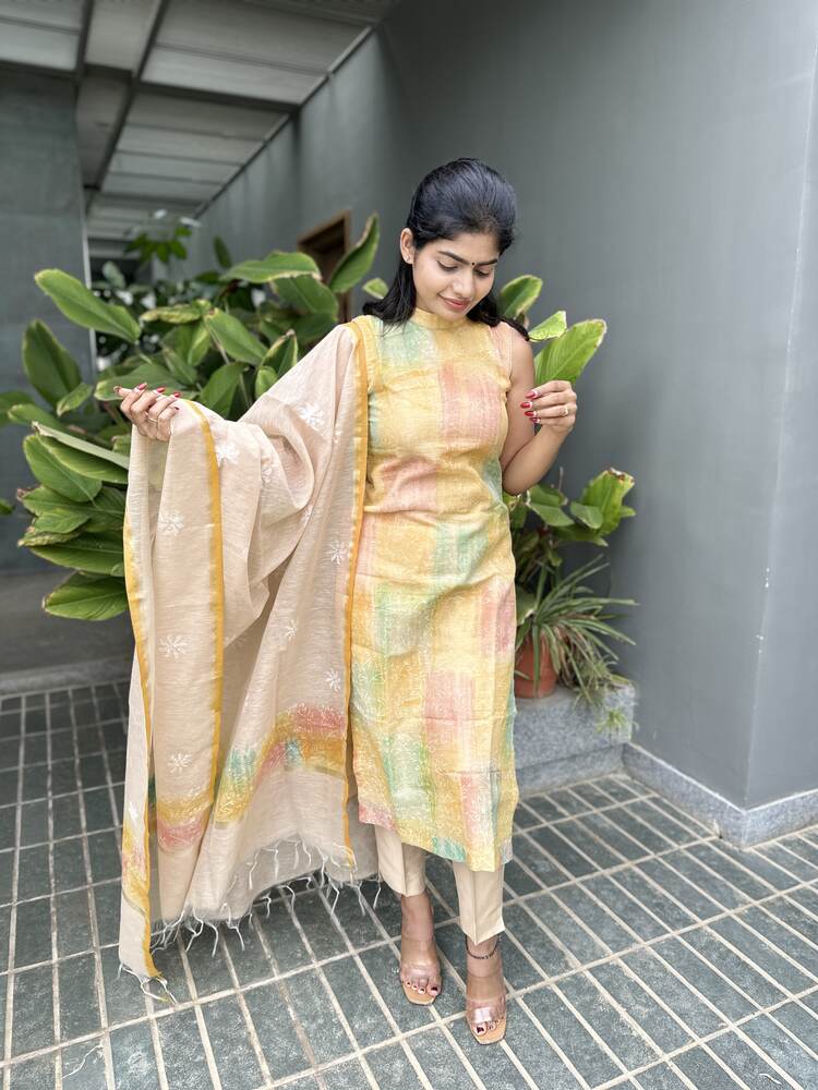 నేత్రా బెస్ట్ సెల్లర్ సూట్