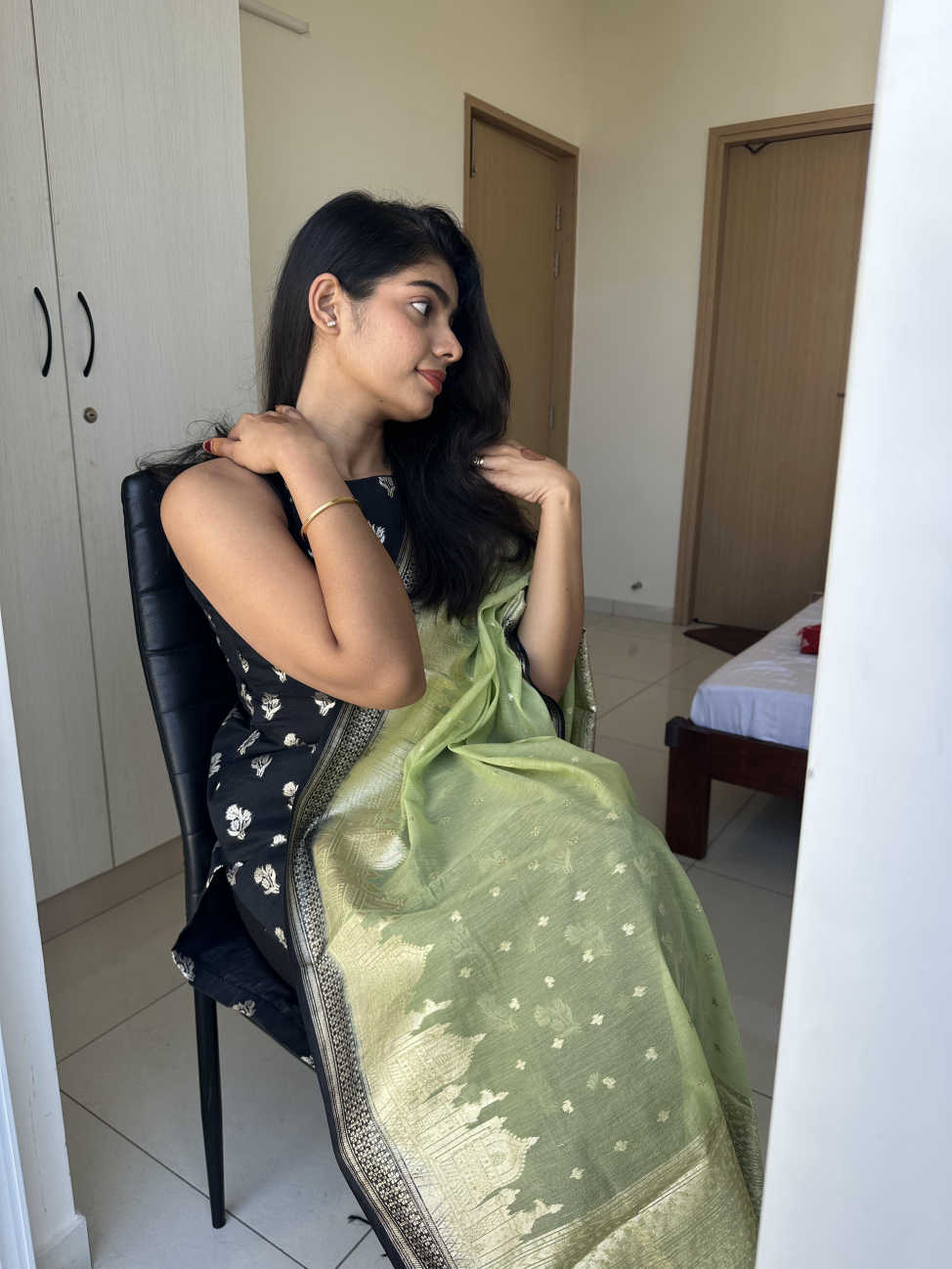 EOSS स्पार्कलिंग लव सिले सूट