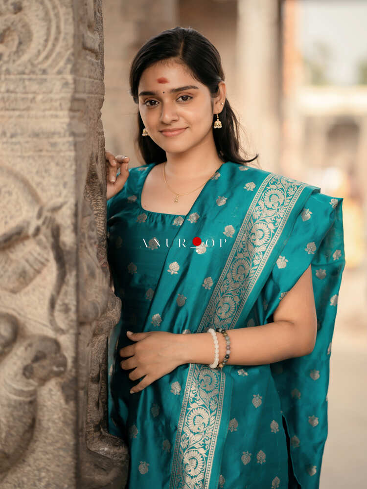 Raha Paithani Silk Suit
