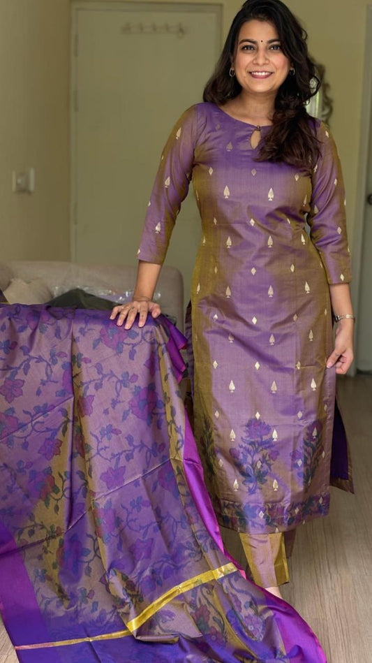 Aakshya Silk Suit